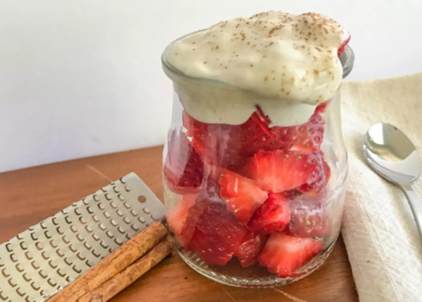 strawberry yogurt parfait
