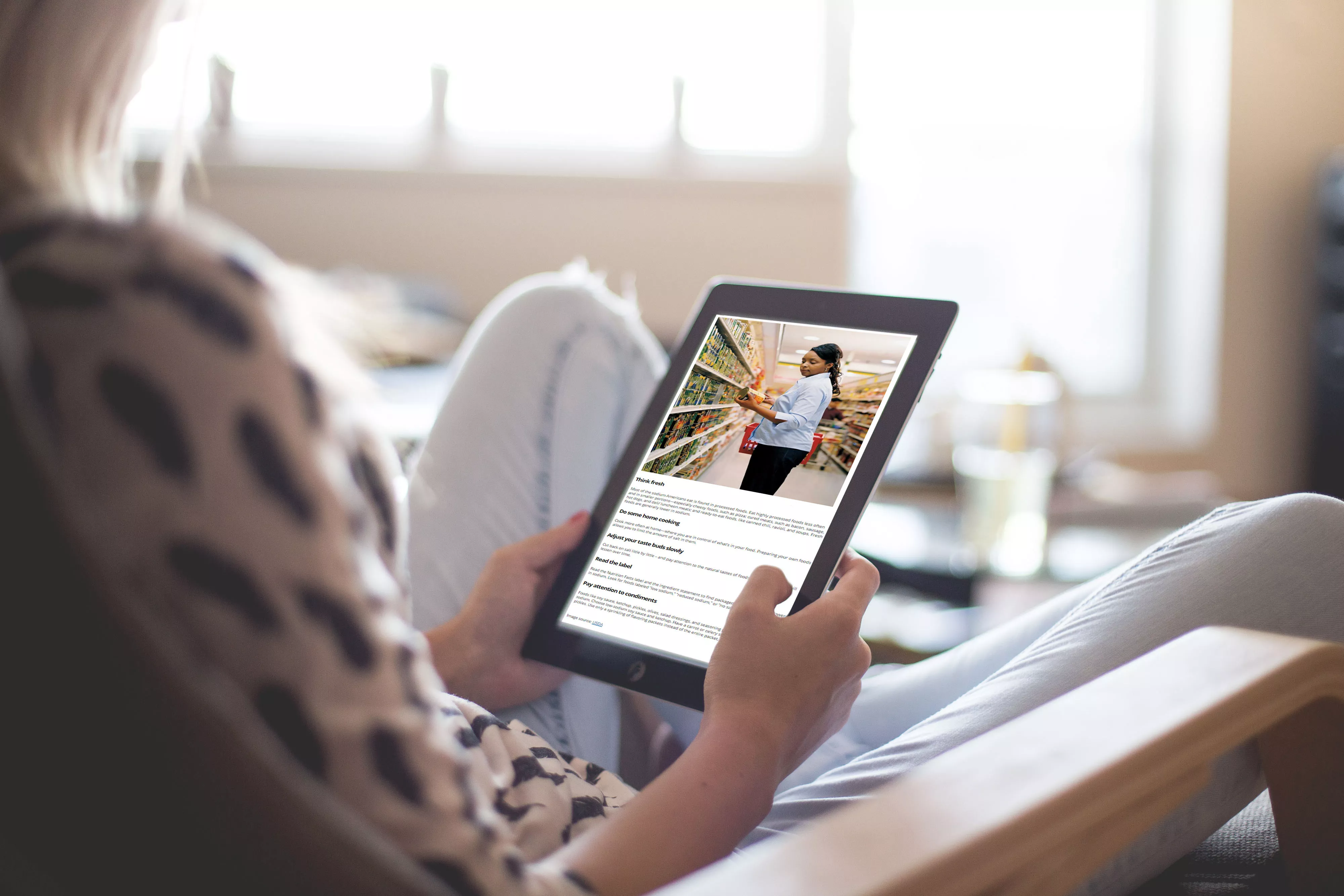  reading a blog on a tablet