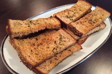 garlic bread on a plate