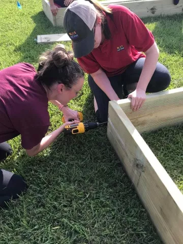 building garden boxes